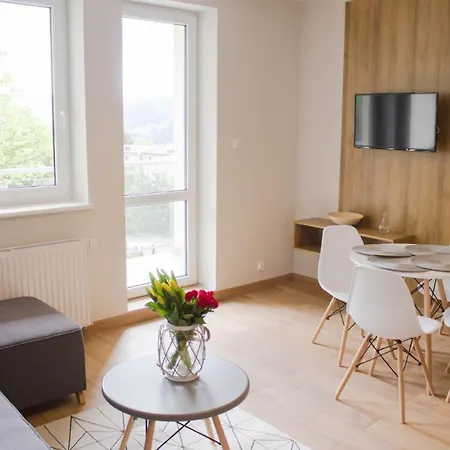 - Z Widokiem Na Gory